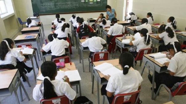 El proyecto de ley planteaba que los colegios particulares tuvieran prohibido cobrar moras o penalidades por retraso de pago de pensiones. | Fuente: Andina
